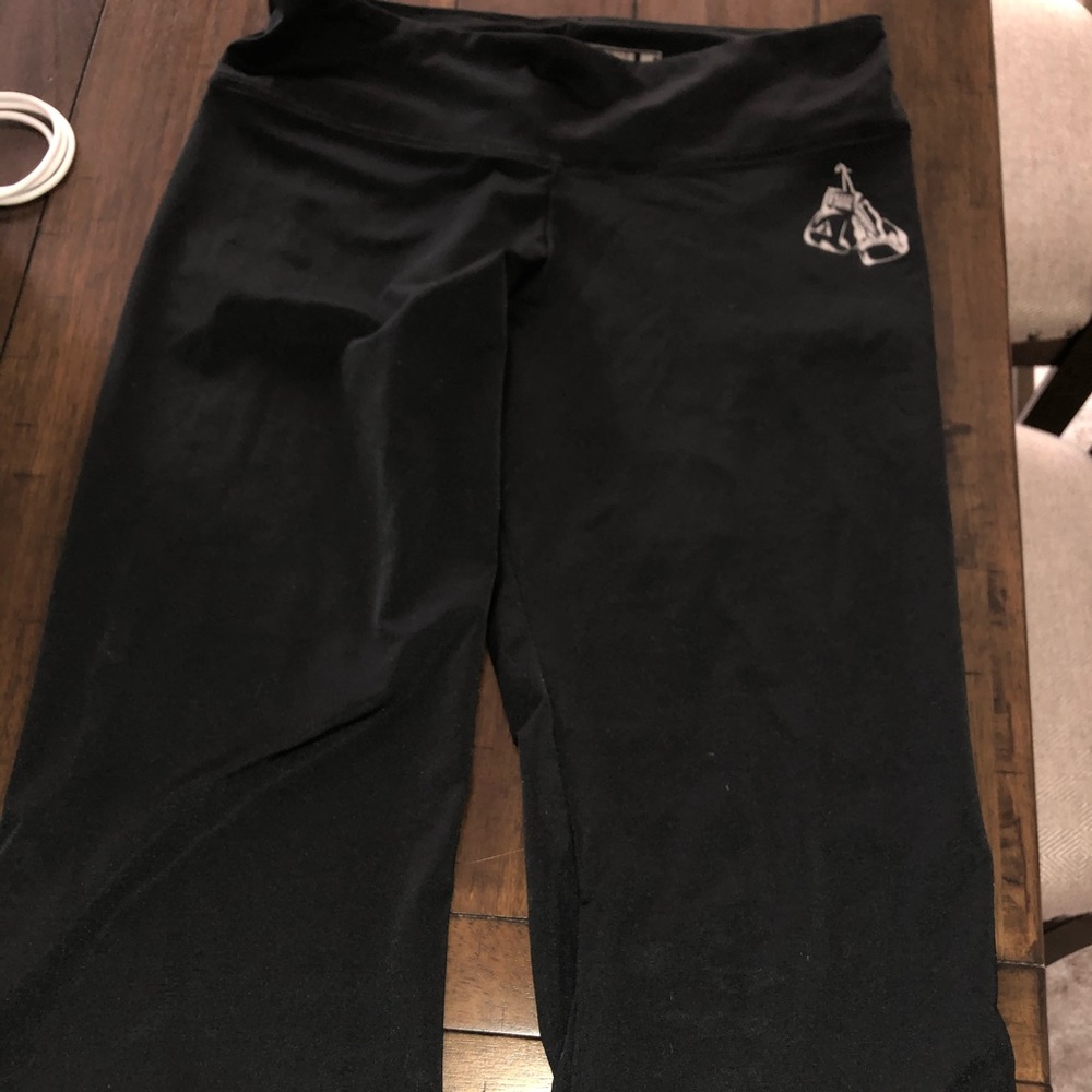 Title Boxing workout Capri pants black size Small
